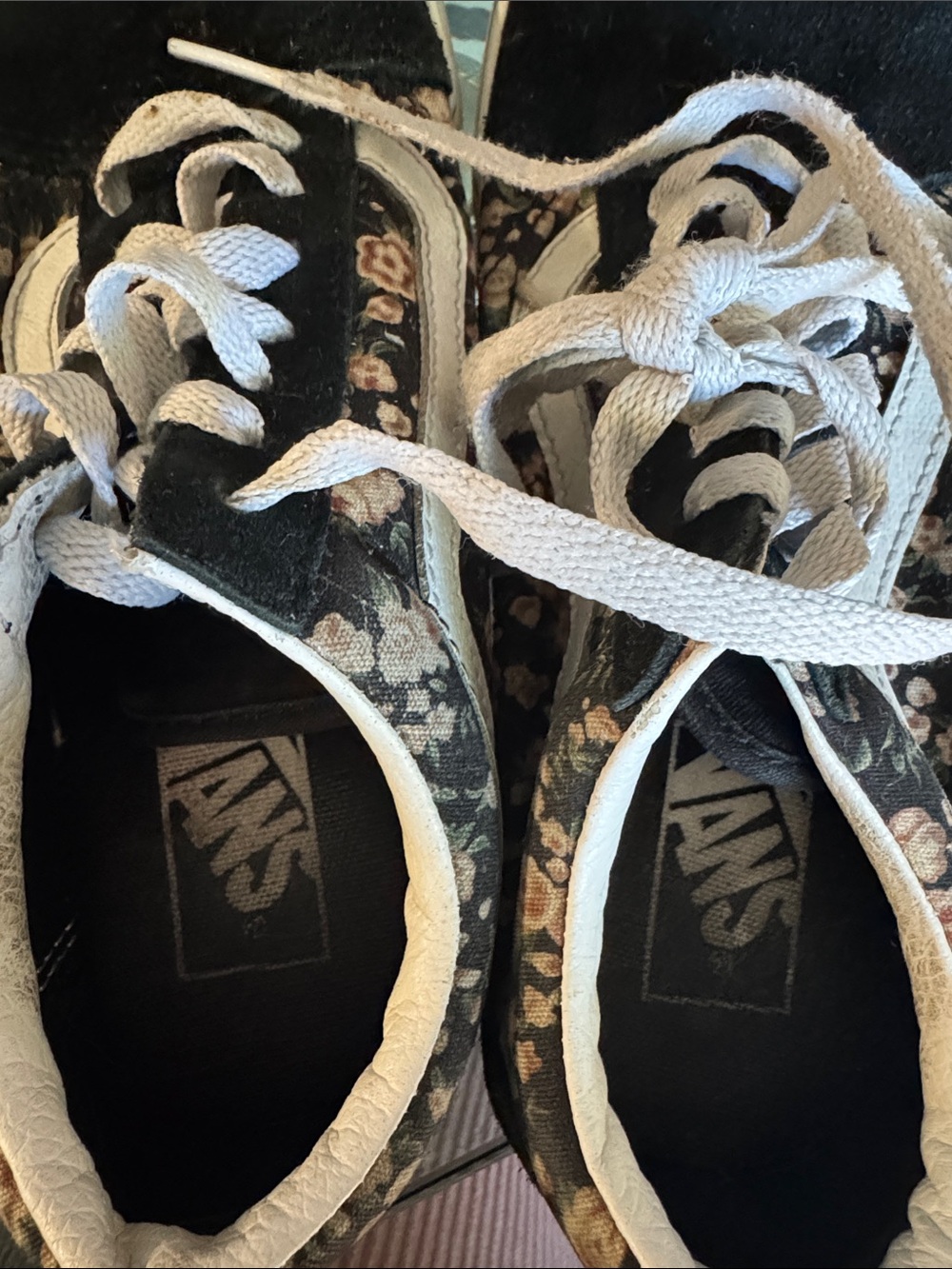 *DONATED* Vans Old Skool Black Floral Skate Shoes Women’s Size 6 - Picture 8 of 8